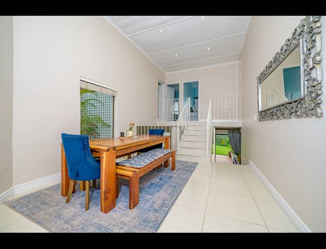 3 BEDROOM TOWNHOUSE FOR SALE IN COWIES HILL